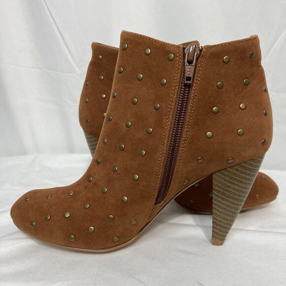 Vintage Studded Ankle Boots by Donna Salyer Size 6, heel 4" Zipper Suede Stylish - Picture 1 of 15
